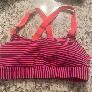 Criss cross back Under Armour Sports Bra